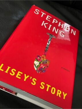 Stephen King - Lisey's Story (Red Hardcover)